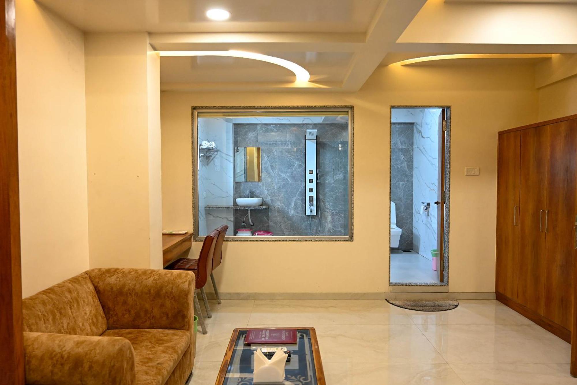 Adiraj Residency Hotel นาวีมุมไบ ภายนอก รูปภาพ