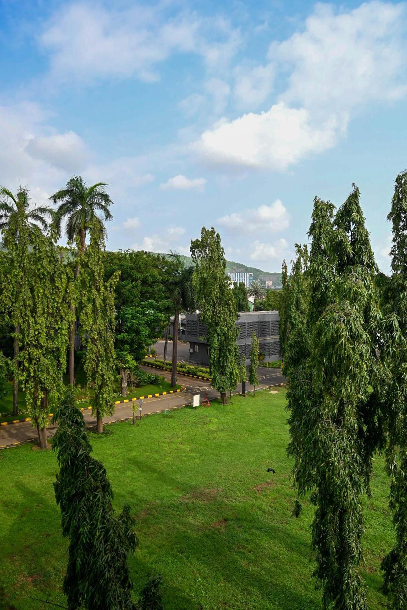 Adiraj Residency Hotel นาวีมุมไบ ภายนอก รูปภาพ