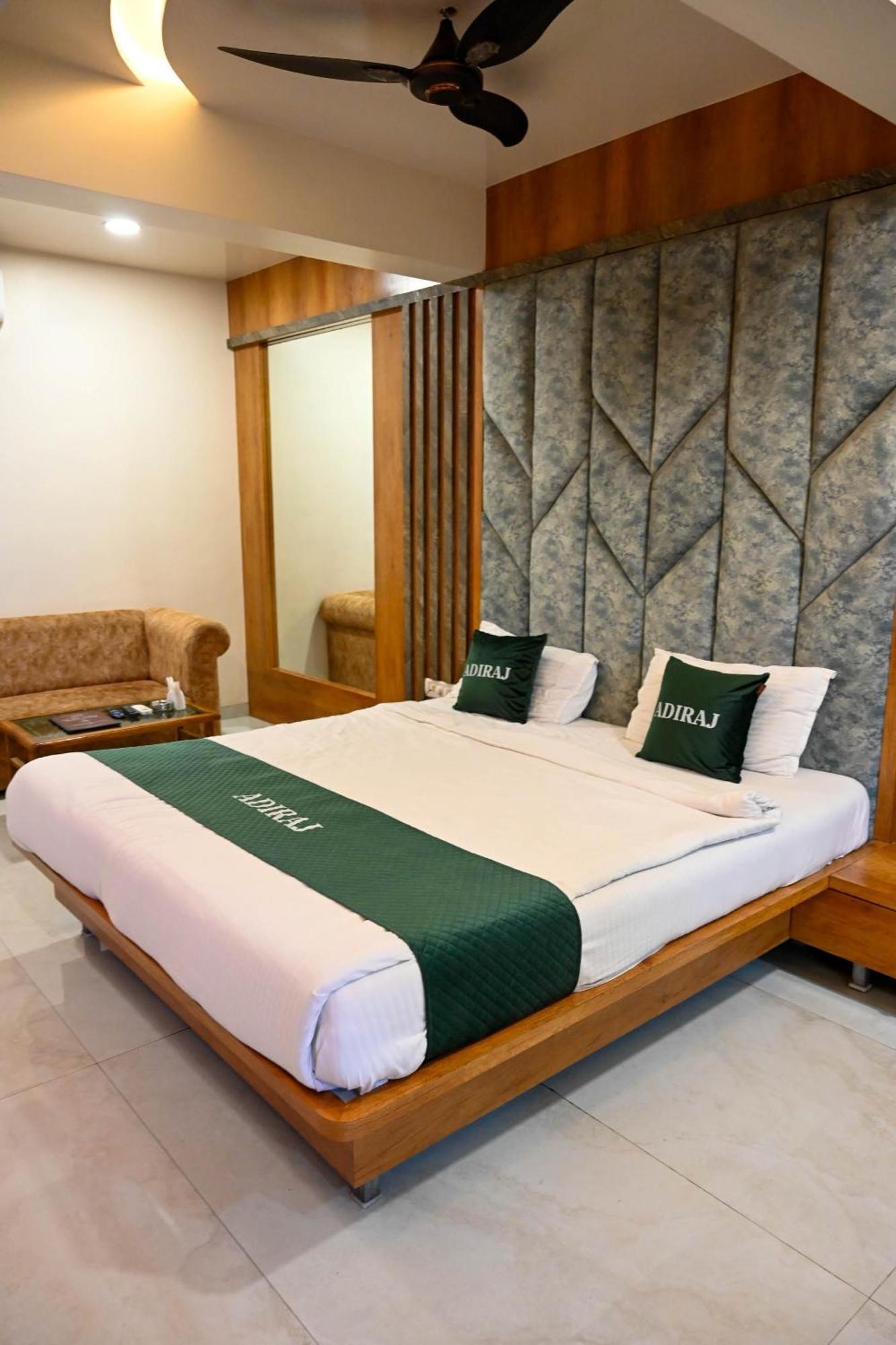 Adiraj Residency Hotel นาวีมุมไบ ภายนอก รูปภาพ
