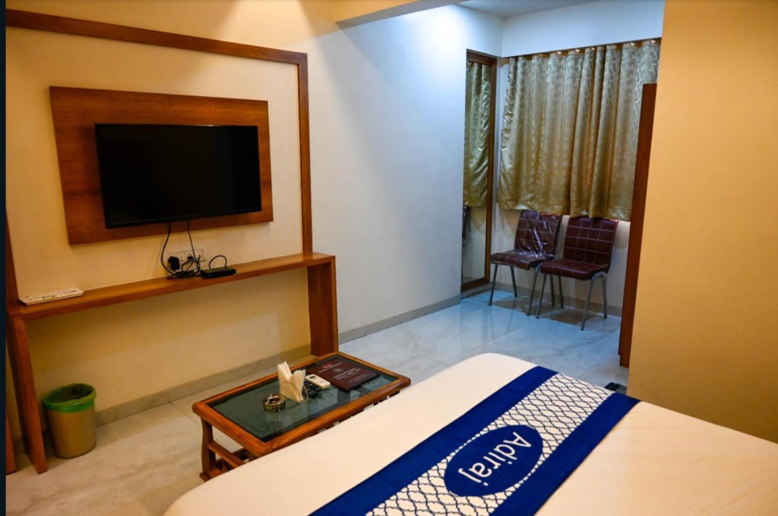 Adiraj Residency Hotel นาวีมุมไบ ภายนอก รูปภาพ